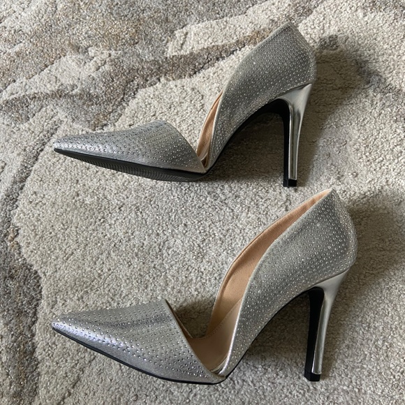 MIA // Ciana Pointed Toe D'Orsay Rhinestone Pump // Size 7.5 - Picture 4 of 13